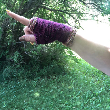 Queen's Fingerless Gloves