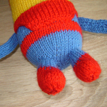 Toy Knitting Patterns -Knit Spider Minion, Minion girl figurines do it yourself