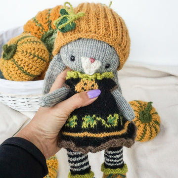 Knitting Toy Clothes Pattern - Baby Pumpkin for 25cm/10'' toys