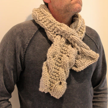 Mens Woodland Cable Keyhole Scarf