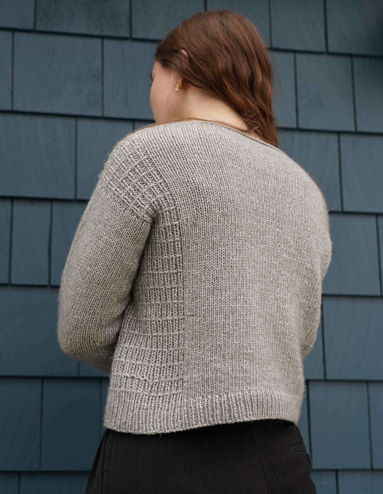 Circle Line Pullover