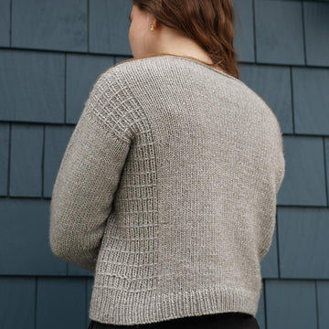 Circle Line Pullover