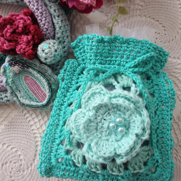 Granny Rose Pouch