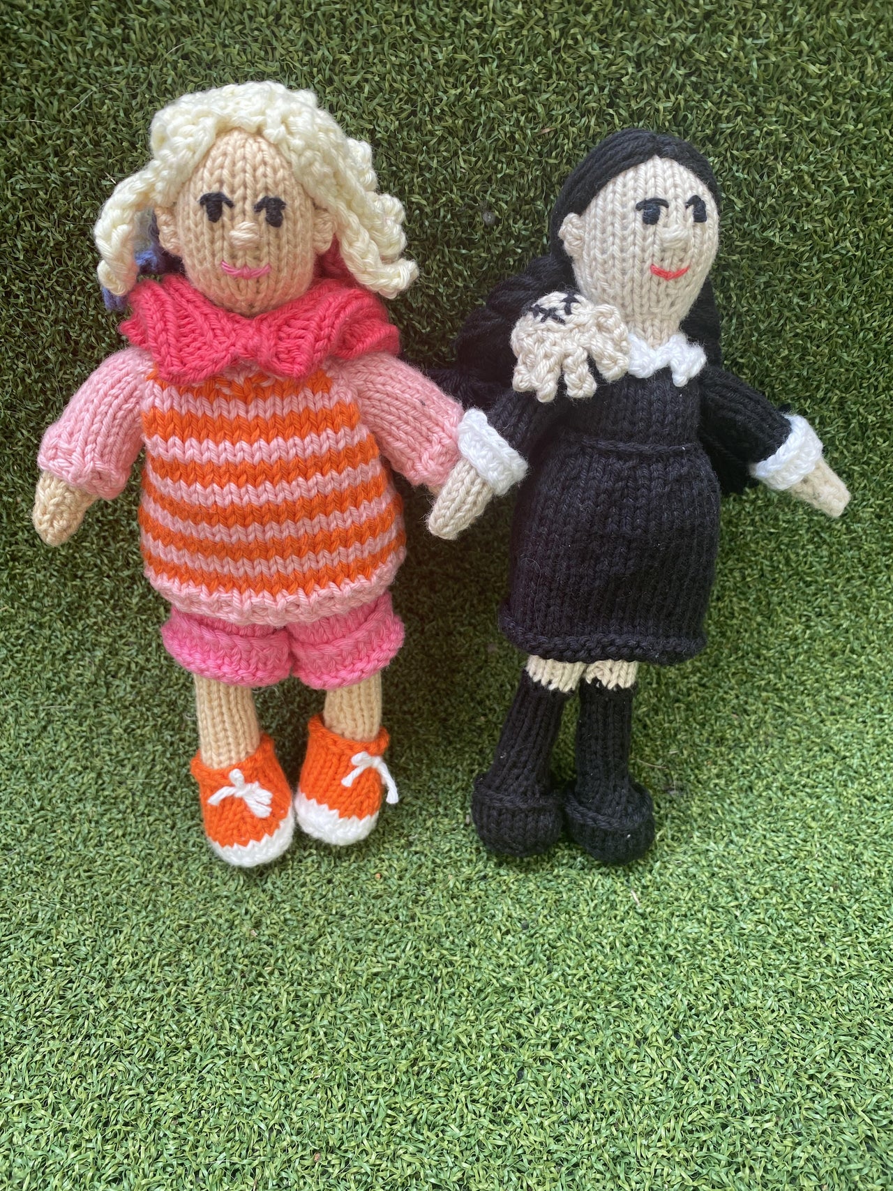 Enid and Wednesday dolls knitting pattern