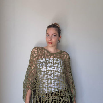 Floresta crochet poncho