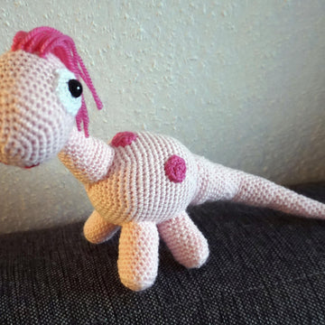 Häkelanleitung für das Dino Mädchen Rosa! ♥