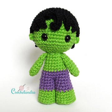Hulk amigurumi doll - crochet pattern by Crochelandia