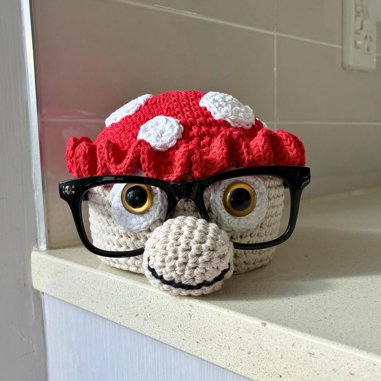 MUSHROOM GLASSES  HOLDER