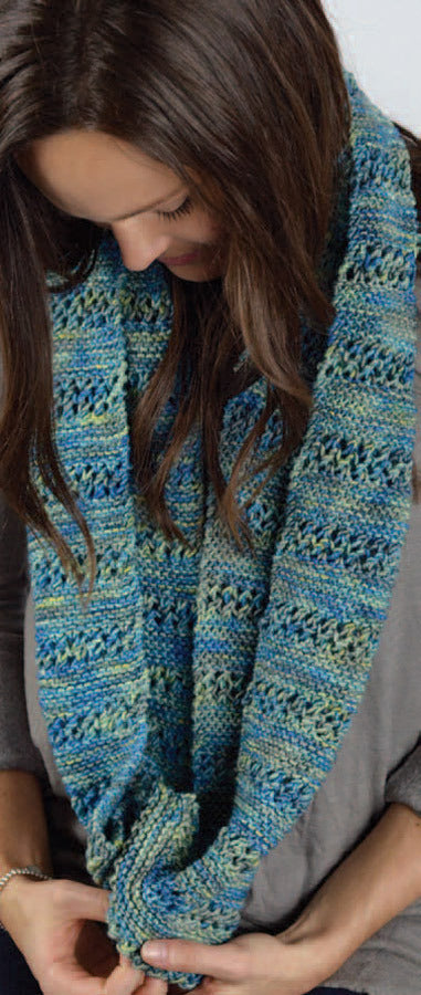 Infinity Scarf in Ella Rae Lace Merino Aran - ER22-01 - Downloadable PDF