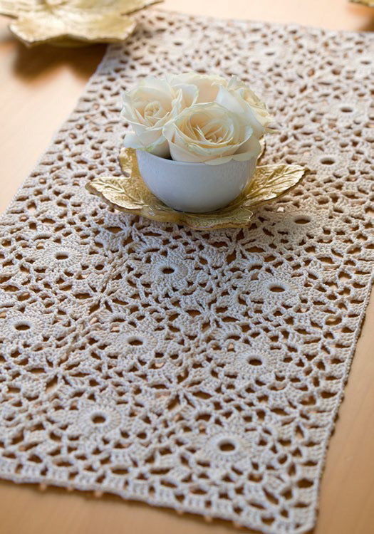Starburst Table Runner in Aunt Lydia's Fashion Crochet Thread Size 3 Solids - WC2095
