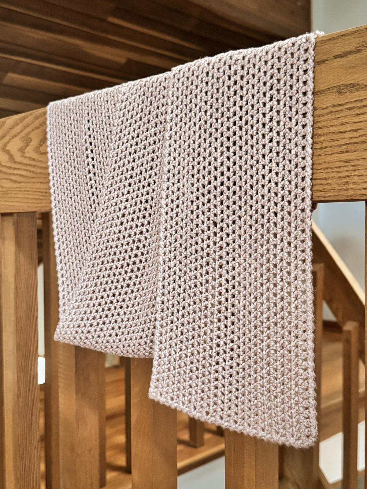 Effortless Mesh Scarf