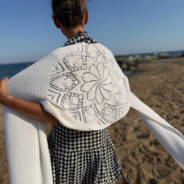 Dahlia Shawl