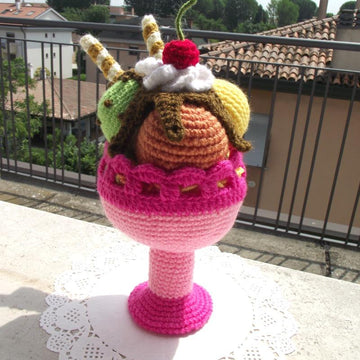Ice Cream Sundae Amigurumi