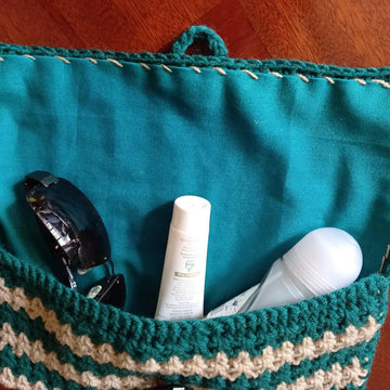 V Stich Stripe Clutch Bag