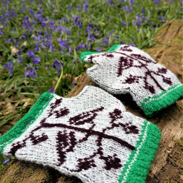 Acorn Tree Handwarmers