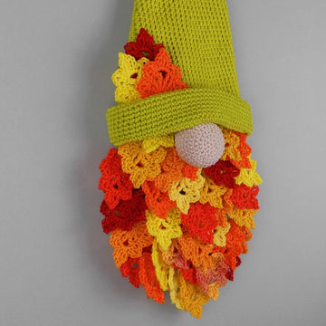 Autumn Gnome for doors & walls - simple from scraps of yarn