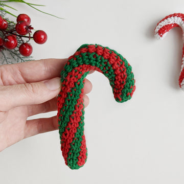 Candy cane crochet Christmas ornament pattern