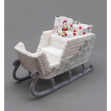 Crochet sleigh to fill - easy and versatile