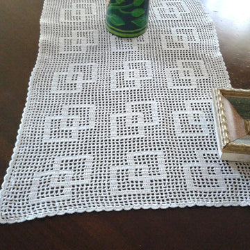 Easy table runner filet doily