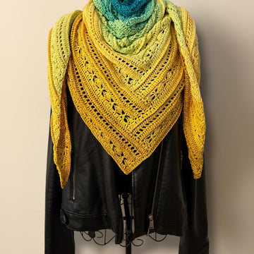 Triangular Scarf "Oreithyia"