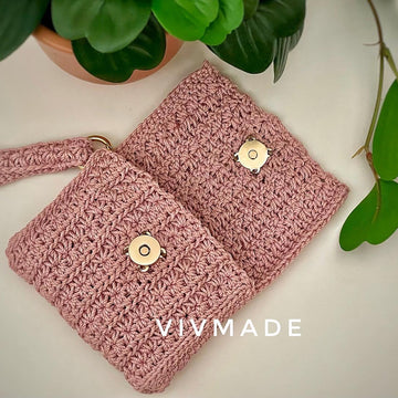 Star stitch wristlet purse