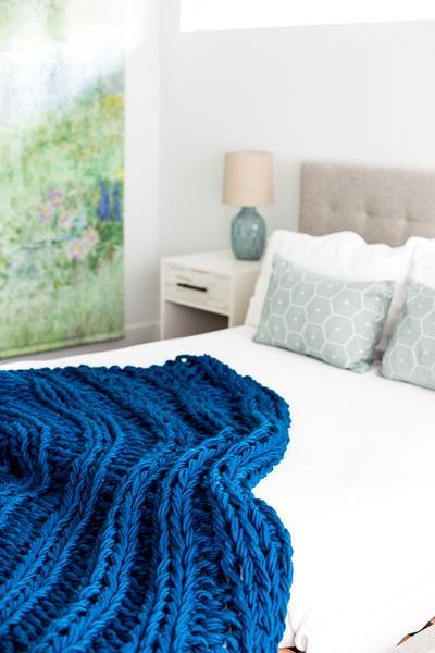 Arm Knit Ribbed Blanket