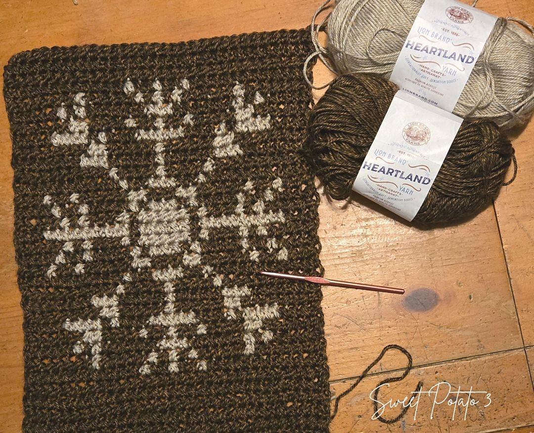 Winter Snowflake Table Runner