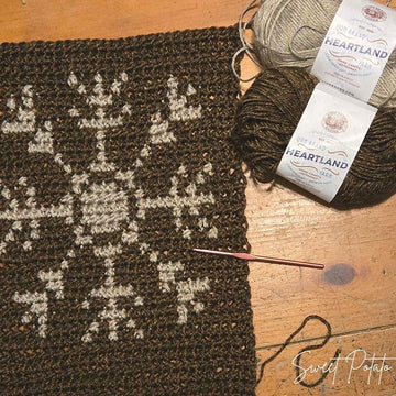 Winter Snowflake Table Runner