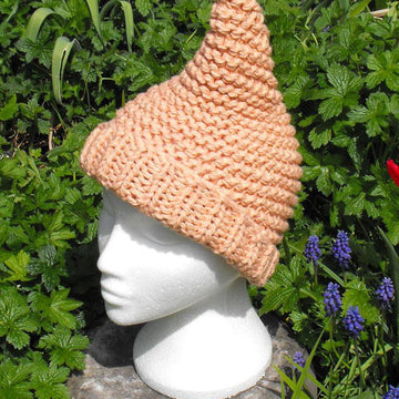 SUPERFAST PEACH PIXIE HAT KNITTING PATTERN - MADMONKEYKNITS