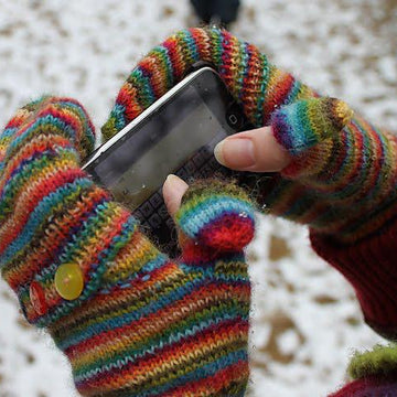 Smartphone friendly mitts