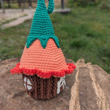 Easter egg house English-US