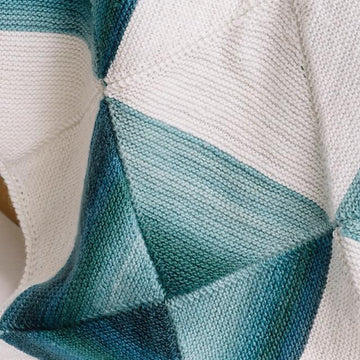K877-Agatha Gradient Throw
