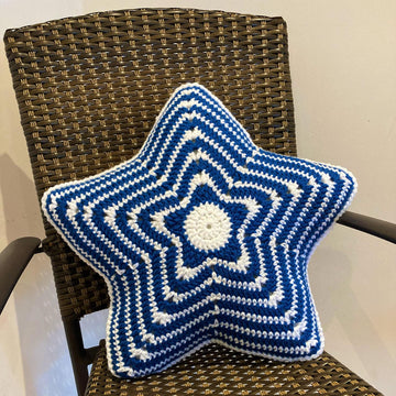 Large star cushion by HueLaVive