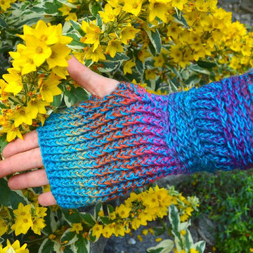 Blue notes mittens