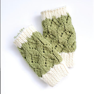 Leafy Lines Wrist Warmer