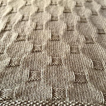Easy Circle Illusion Knitted Blanket