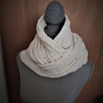 Brioche Chenille Keyhole Scarf