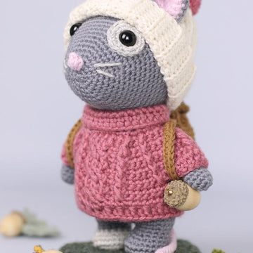 Clover the Mouse in Winter