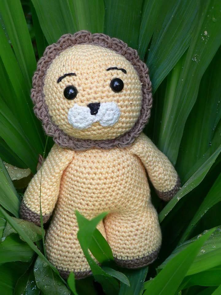 Liontis the amigurumi  lion
