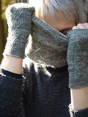 Curling Neckwarmer and Mitts