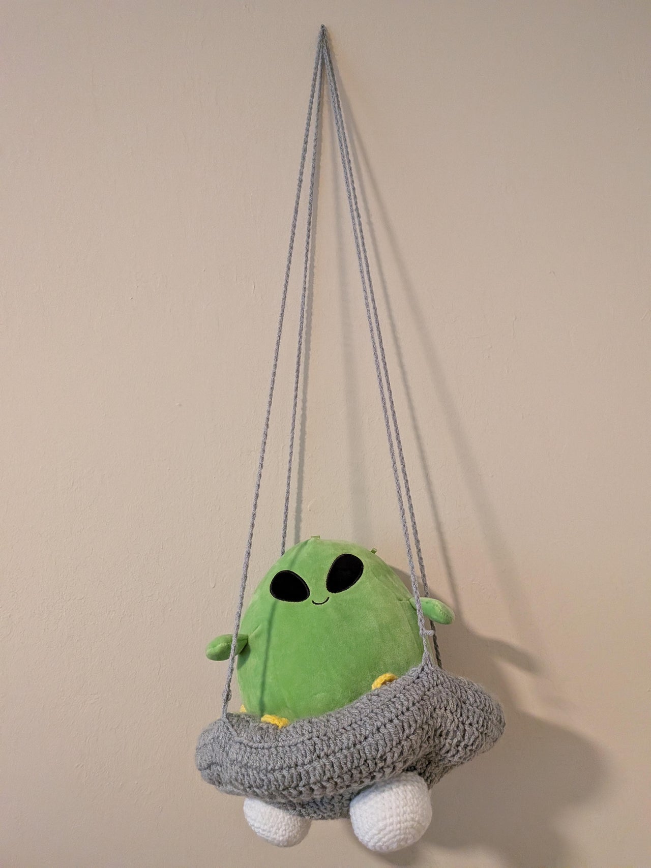Hanging UFO basket