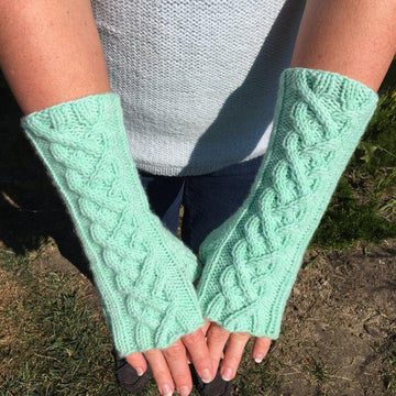 Carnegie Cabled Mitts