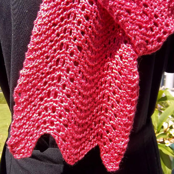 Deceptively Easy Wavy Lace Scarf