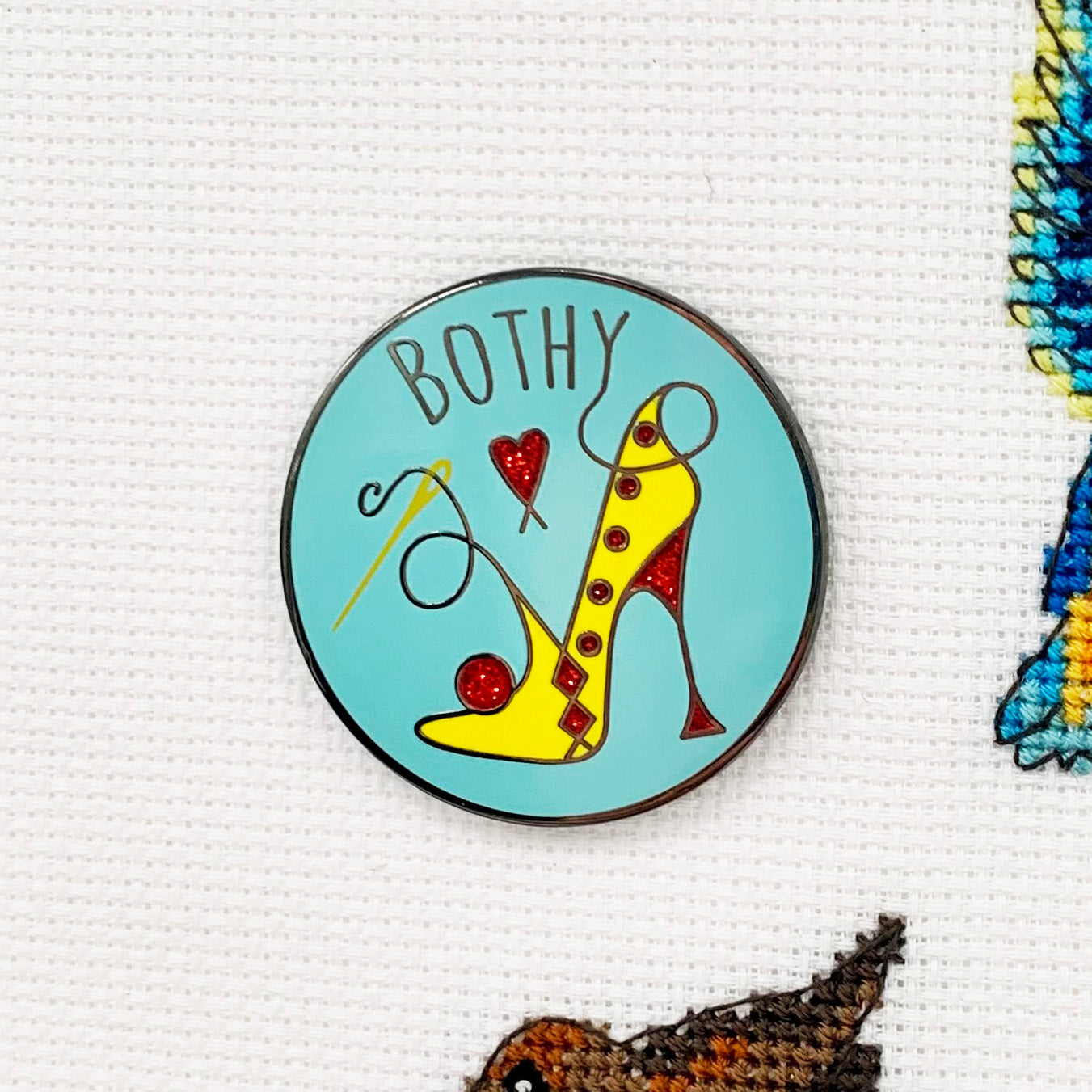 Bothy Threads Sewing Shoe Needle Minder - 2.9 x 3.5cm