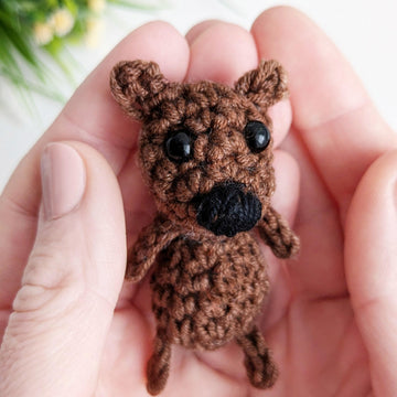 Crochet bear pattern, tiny amigurumi bear, minimum sew crochet pattern