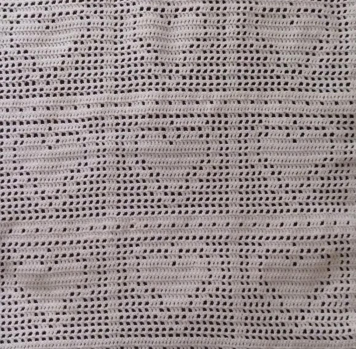 Bordered Heart Filet Blanket
