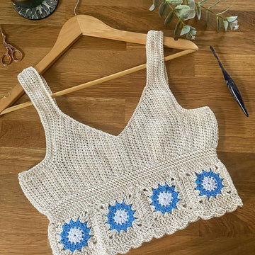 Daisy loop crop top