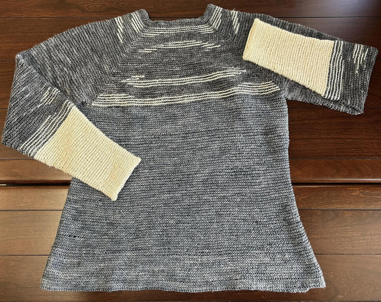 Maliki Raglan Pullover