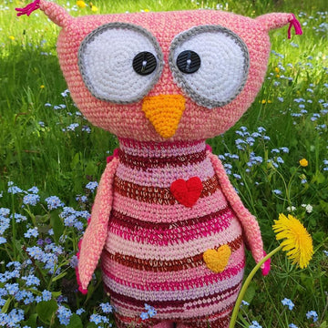 Scrap yarn owl