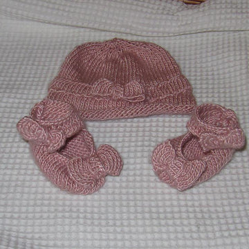 Baby Ribbons and Bows Shoes and Roll Brim Beanie